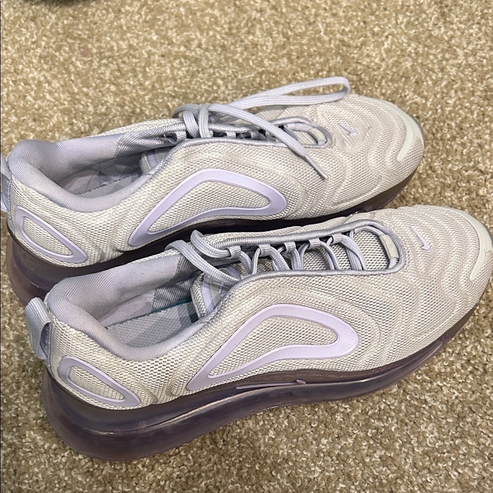 Nike Women's Sneakers in Light Gray and Purple